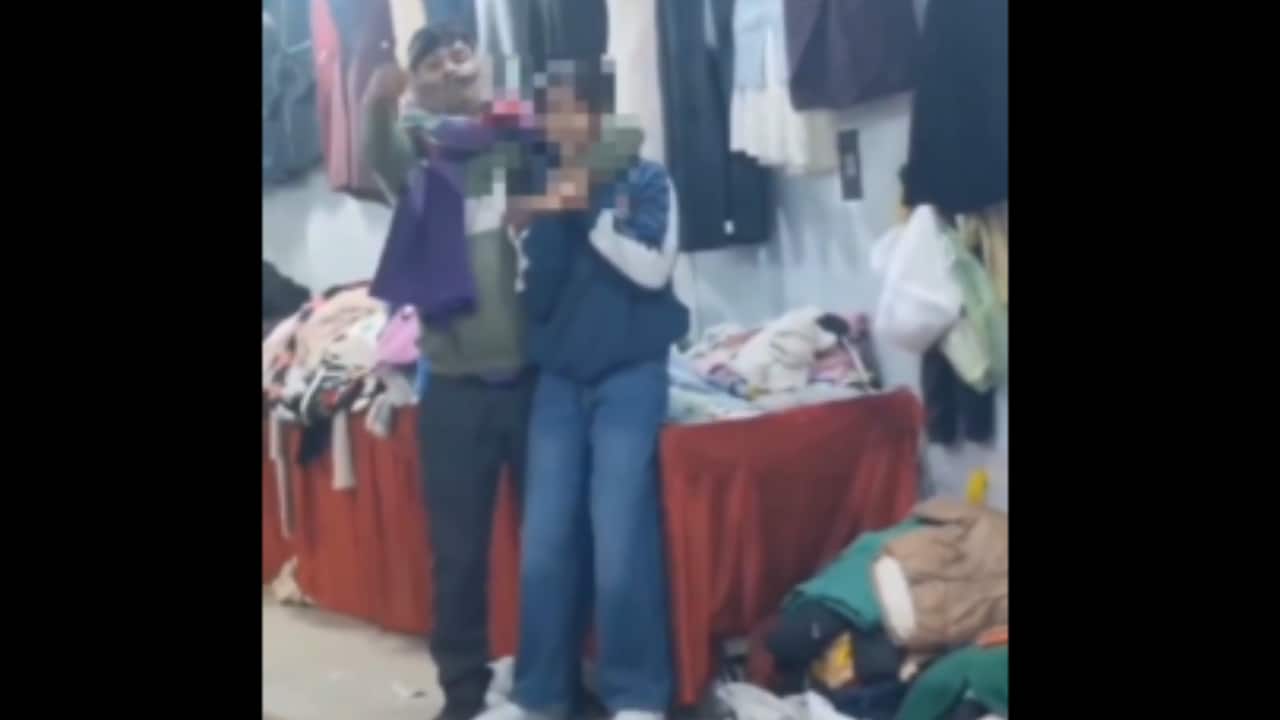 Video: Drunk man holds minor girl at knifepoint in UP's Bijnor, demands Rs 1 lakh and bike