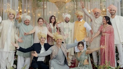 Hrithik Roshan shares pic from cousin wedding