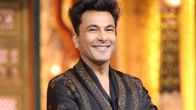 Chef Vikas Khanna raises health concerns at Mumbai airport as he returns for MasterChef India shoot