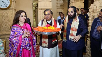 Mukesh Ambani visits Somnath Temple with family - See pics