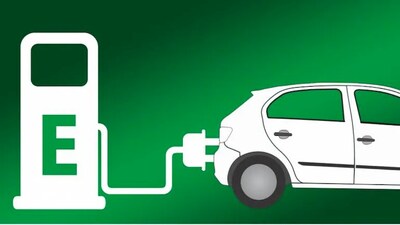 दिल्ली सरकार का बड़ा कदम: पुरानी कारों को EV में बदलने पर 50,000 रुपये की सब्सिडी.