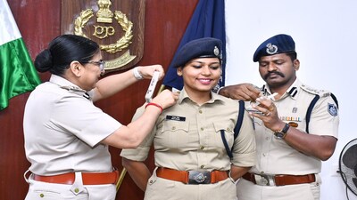 'लेडी सिंघम' IPS ईशा सिंह का दिल्ली तबादला, विजय की रैली में हुई थीं वायरल.