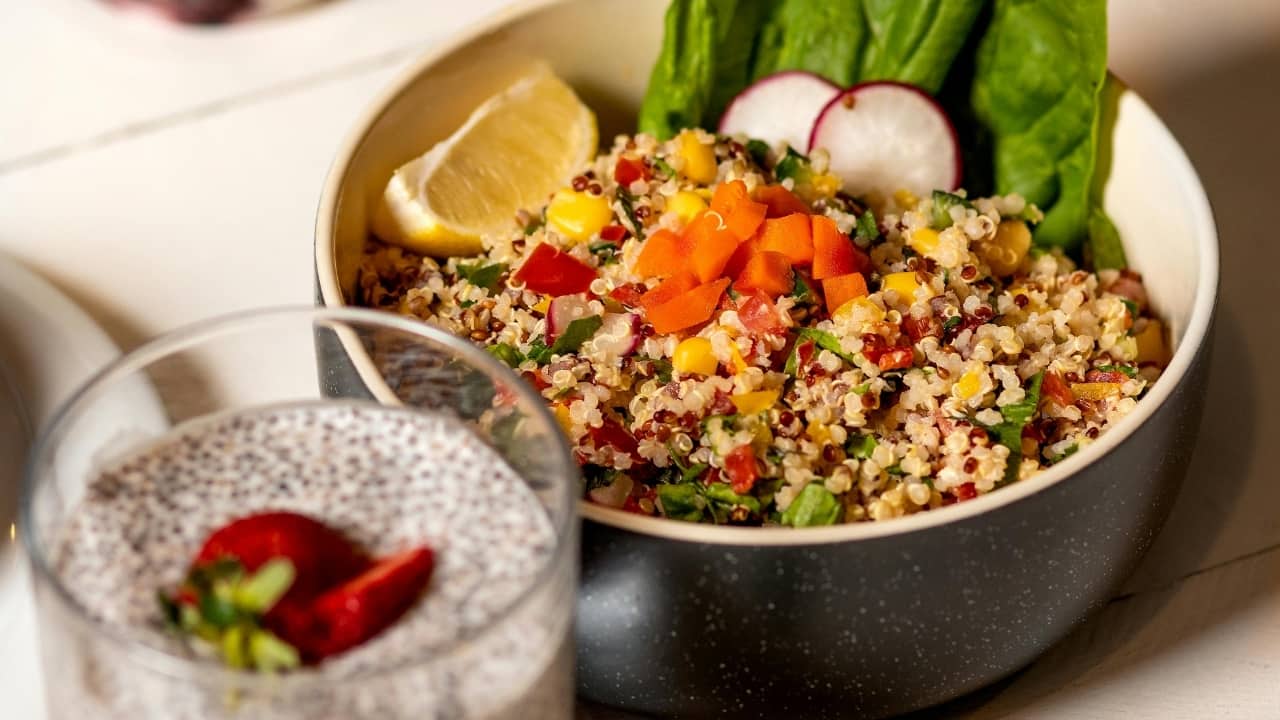 8 best foods to build muscles, for both vegetarians and non-vegetarians
