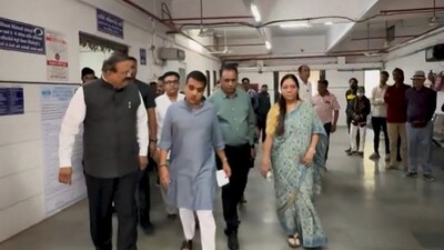 गांधीनगर में दूषित पानी से टाइफाइड का प्रकोप: 70 मामले, सीवेज मिला.