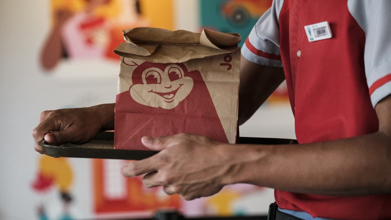 McDonald’s rival Jollibee plans US listing for global business