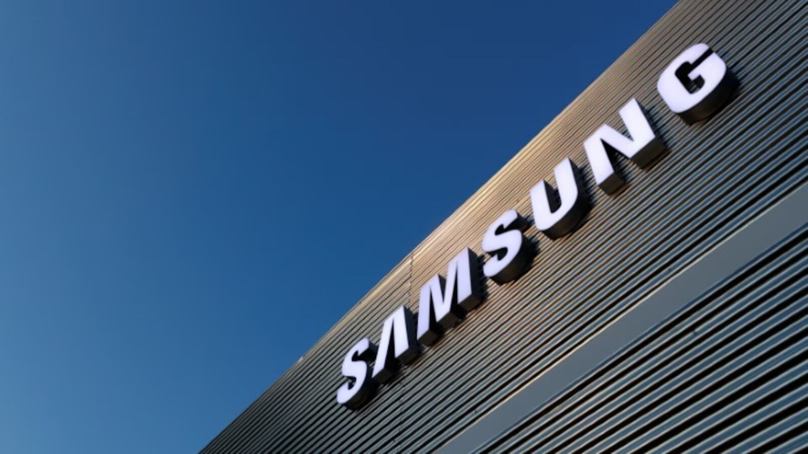 Samsung cuts US jobs, offers relocations ahead of HQ move