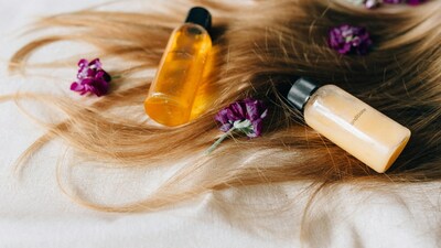 Shedding 50–100 strands a day is part of the natural hair growth cycle. (Picture Credit: Pexels)