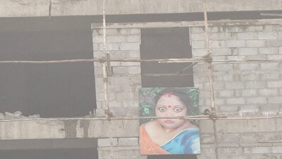 A poster of a Karnataka woman on many under-construction sites has gone viral on social media.
