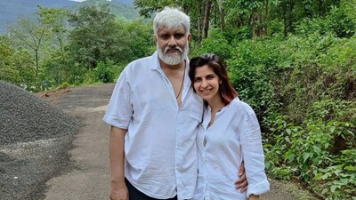 vikram bhatt with wife