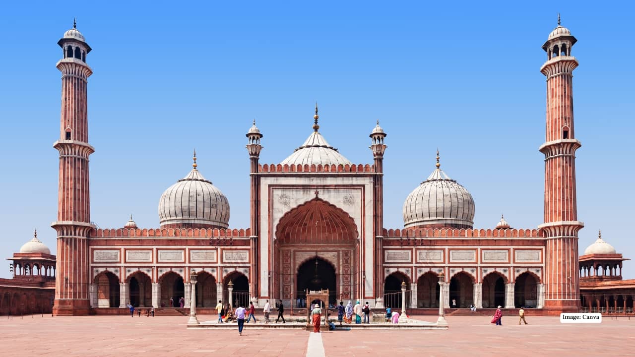 6. Jama Masjid, Delhi This grand Mughal mosque still gathers the city into its arms every Friday. Built by Shah Jahan, Jama Masjid’s vast courtyard can host thousands, while the striped marble domes add elegance to the imposing red sandstone body. It remains one of the most complete expressions of mature Mughal religious architecture. Travel tip: Climb the southern minaret for wide views over Old Delhi’s rooftops and spice markets.