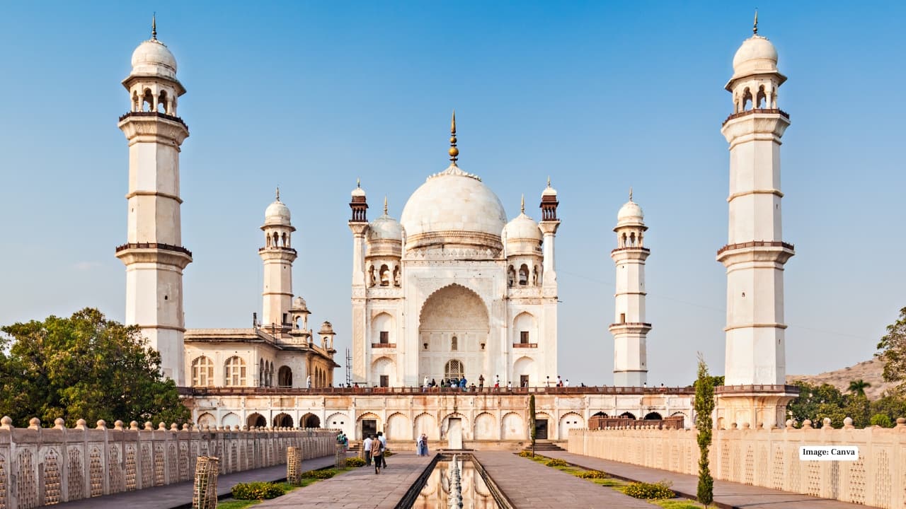 7. Bibi Ka Maqbara, Aurangabad, Maharashtra Often called the “Taj of the Deccan,” this mausoleum was raised by Prince Azam Shah for his mother Dilras Banu Begum. Though inspired by the Taj, its plaster detailing and garden layout reveal a distinct Aurangabad character. The lighter crowds make it ideal for travellers seeking calm rather than queues. Travel tip: Visit at dawn to photograph the monument wrapped in gentle, rose-coloured light.