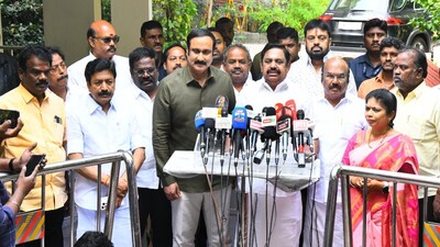 Tamil Nadu CM E Palaniswami and Anbumani Ramadoss announcing the AIADMK-PMK tie-up on Wednesday. (Image: X/@EPSTamilNadu)