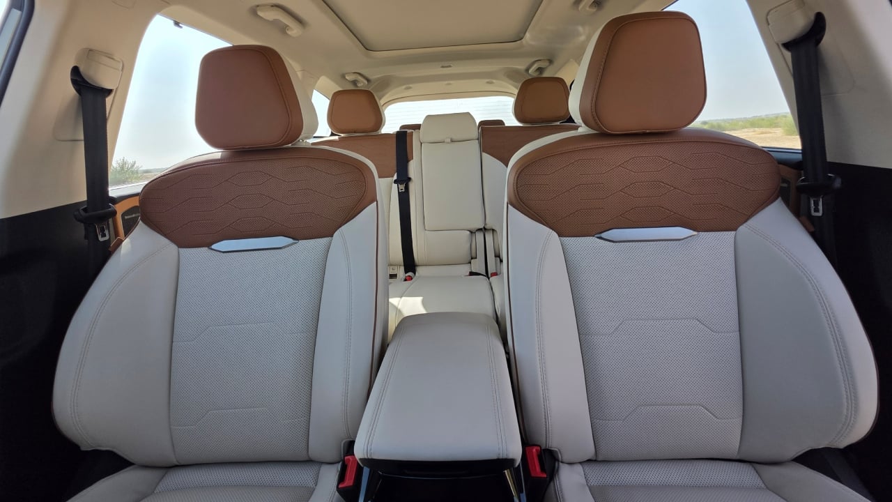 Mahindra XUV 7XO Review 7