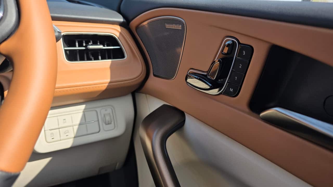 Mahindra XUV 7XO Review 10