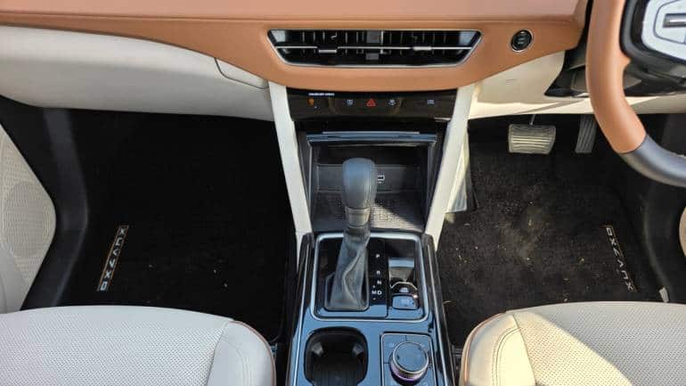 Mahindra XUV 7XO Review 11