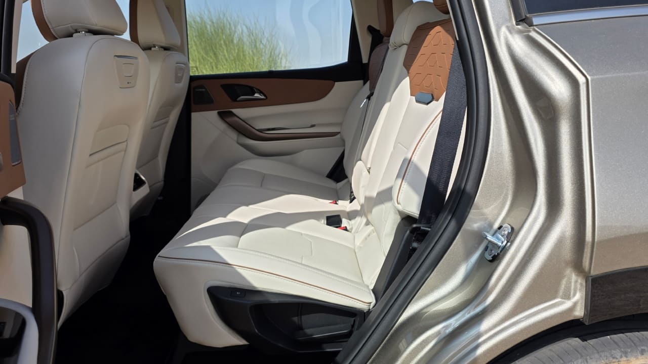 Mahindra XUV 7XO Review 12