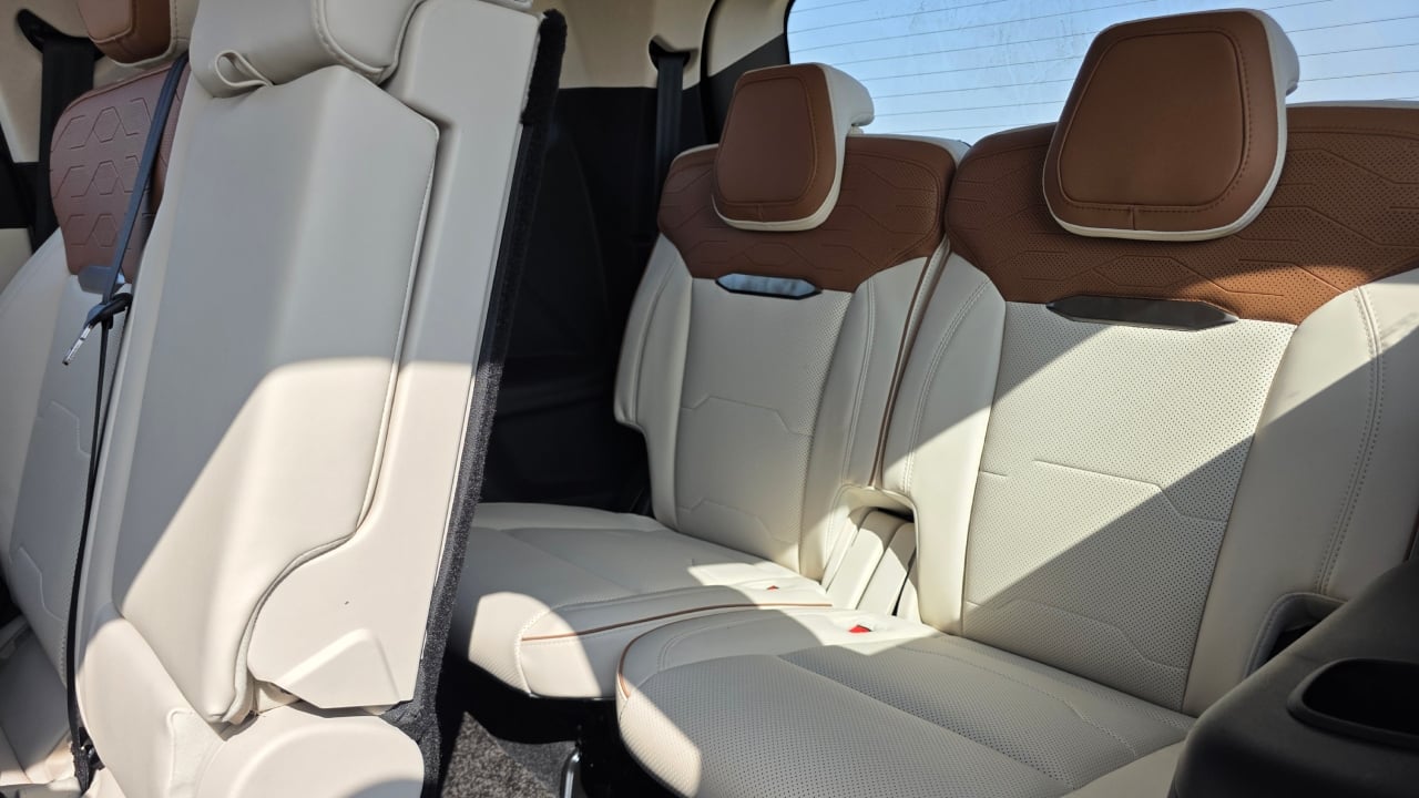 Mahindra XUV 7XO Review 13