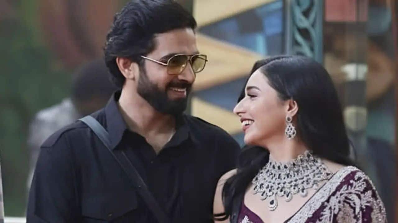 Amaal Mallik gives a befitting reply on his relationship with Tanya Mittal as he sings ‘Mein Hoon Hero Tera’ at Dubai party; calls her ‘behena'