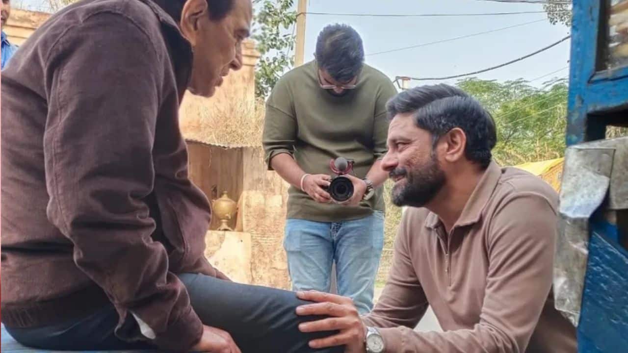 Jaideep Ahlawat remembers his Ikkis co-star Dharmendra says, “makes you feel like family”