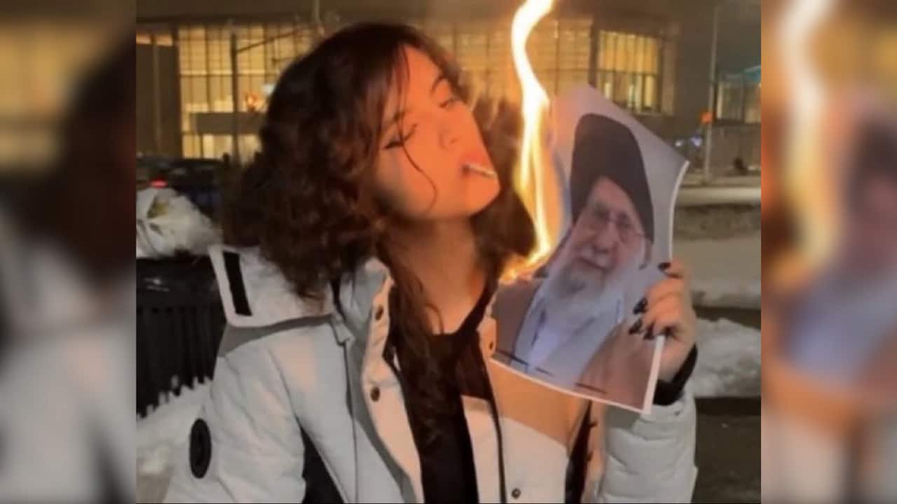 Iran protests: Why Iranian women are lighting cigarettes with Khamenei photos | Video