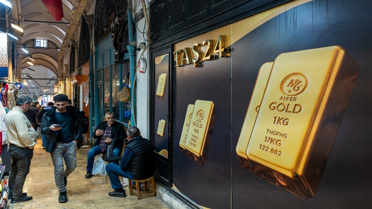 Gold investors stay bullish after record rally in 2025
