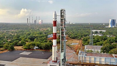 ISRO has launched the PSLV-C62 rocket carrying the Anvesha hyperspectral satellite. (Image: X/@ISRO)