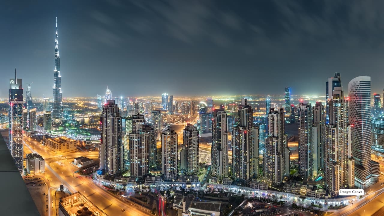 6. Dubai, UAE — Desert Nights and Dazzling Skylines Dubai shines with one of the highest safety scores (9.9) in the ranking. From late-night desert safaris and dune dinners to rooftop lounges, night markets and illuminated skyscrapers, Dubai delivers luxury noctourism at scale. The city’s after-dark experiences combine tradition and modernity, making it ideal for travellers who prefer vibrant nights in a secure environment.