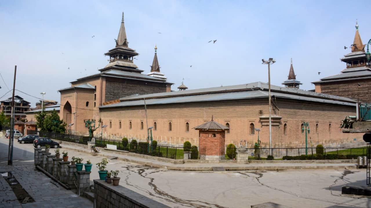 Kashmir police seeks granular data on mosques, clerics and management bodies: Report