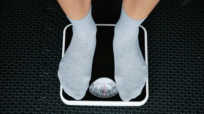 Weight loss tips: Weighing yourself right after a workout doesn’t show accurate results. According to Alex, sweating out water makes you “lighter” temporarily, but it’s not true fat loss (Image: Pexels)