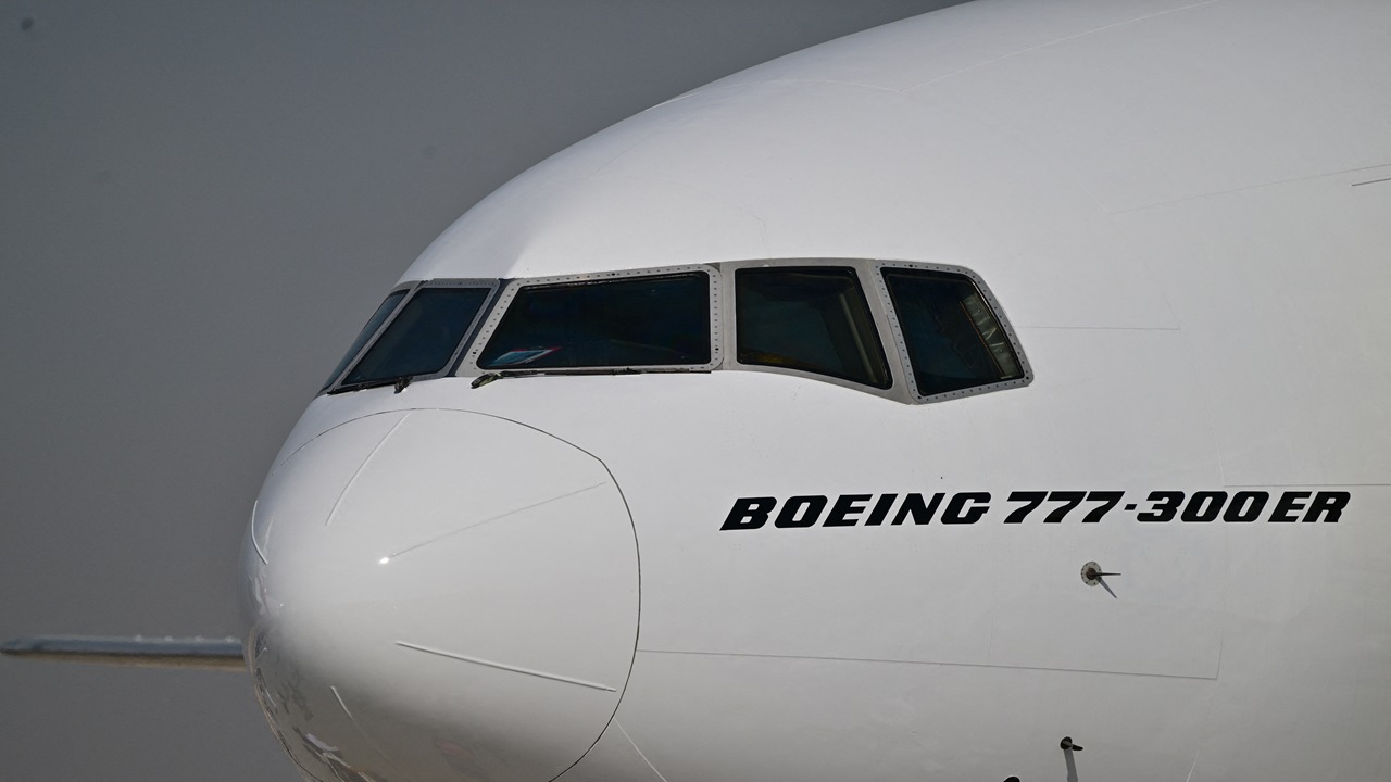 Boeing annual orders top Airbus for first time since 2018