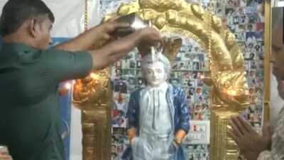 Pongal with Thalaiva: Madurai fan offers prayers to Rajinikanth’s 300 Kg idol at home temple
