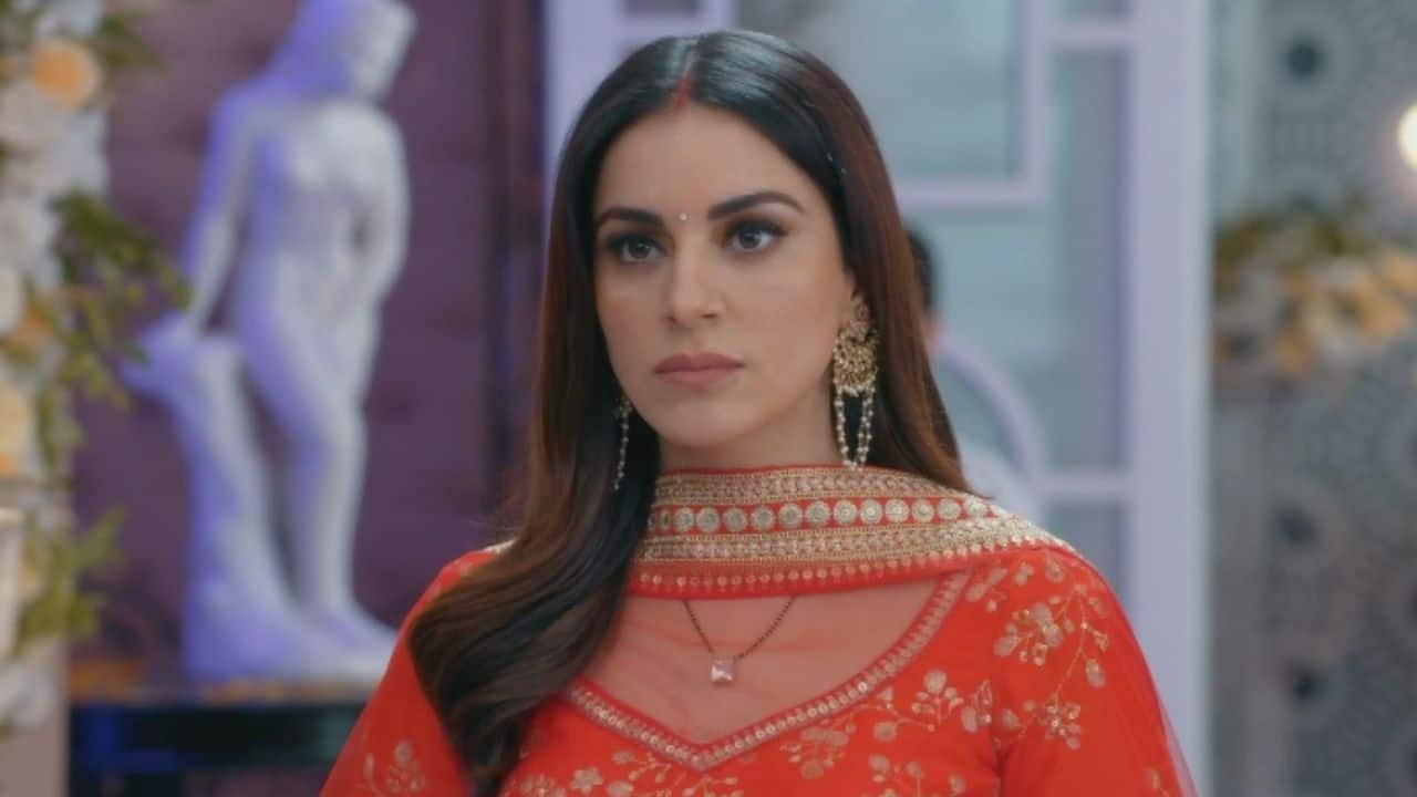 Preeta Arora from Kundali Bhagya Preeta is a qualified physiotherapist, but in the actual storyline, her professional practice is hardly shown or explored. Her character is predominantly involved in navigating complex personal relationships and family conflicts.