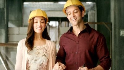 Kaabil originally followed the story of Rohan Bhatnagar, a visually impaired voice artist whose peaceful life is shattered by a brutal tragedy.