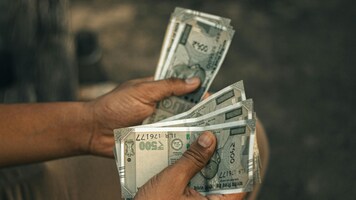 Gurgaon intern earns Rs 1 lakh stipend, asks how to spend it: ‘I want to explore myself’