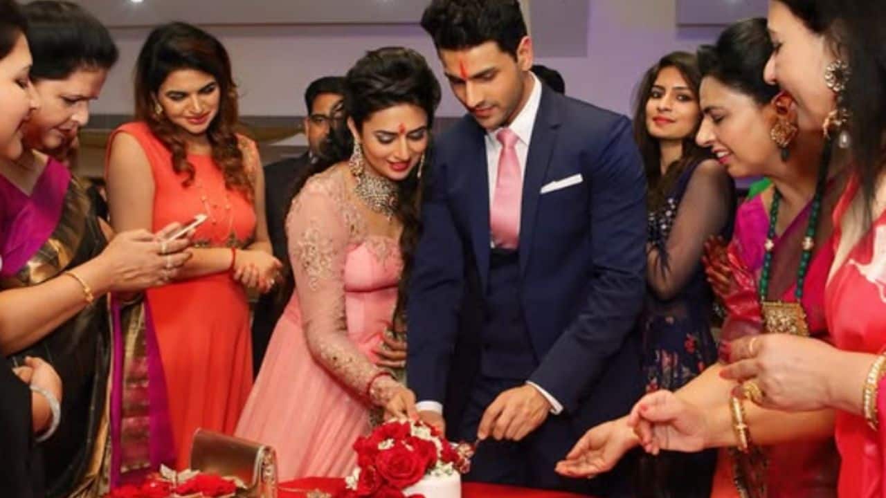 Divyanka Tripathi celebrates her 10th anniversary with husband Vivek Dahiya; says, ‘I’m happy we didn't waste any time…’