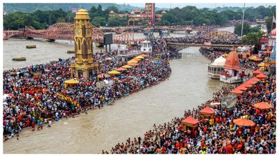 The posters and banners were installed at Har-ki-Pauri by the Ganga Sabha. (Courtesy: PTI photo)