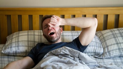 Waking up tired despite full sleep may signal nocturnal bradycardia—a slow heart rate at night. Learn symptoms, causes, warning signs and when to seek treatment. (Pic credit: Pexels)
