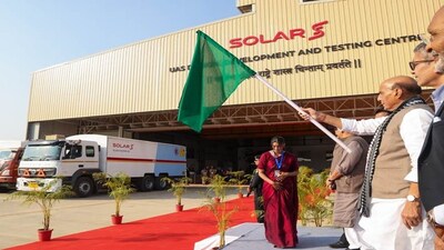 India Boosts Defence Exports: Rajnath Singh Flags Off Pinaka Rockets for Armenia