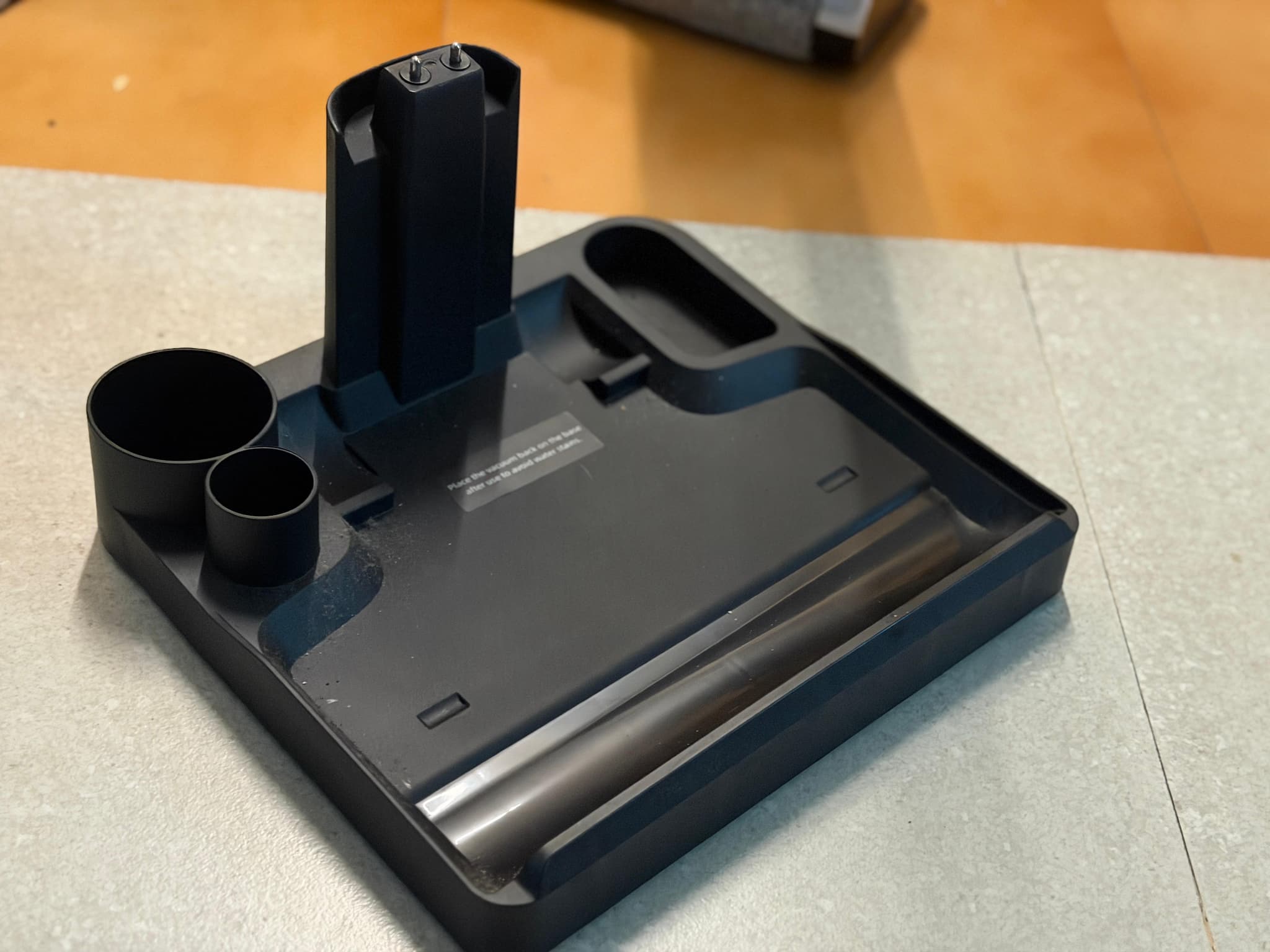 Handling, manoeuvrability, and noise levels The self-propelled design makes the K10 Pro easy to manoeuvre across rooms and around furniture. Turning and reversing feel controlled, which helps when cleaning around dining tables and chair legs. Noise levels remain moderate and consistent, making it usable without causing significant disturbance. The LED display and voice prompts provide clear information about battery status and cleaning modes, reducing guesswork during operation.