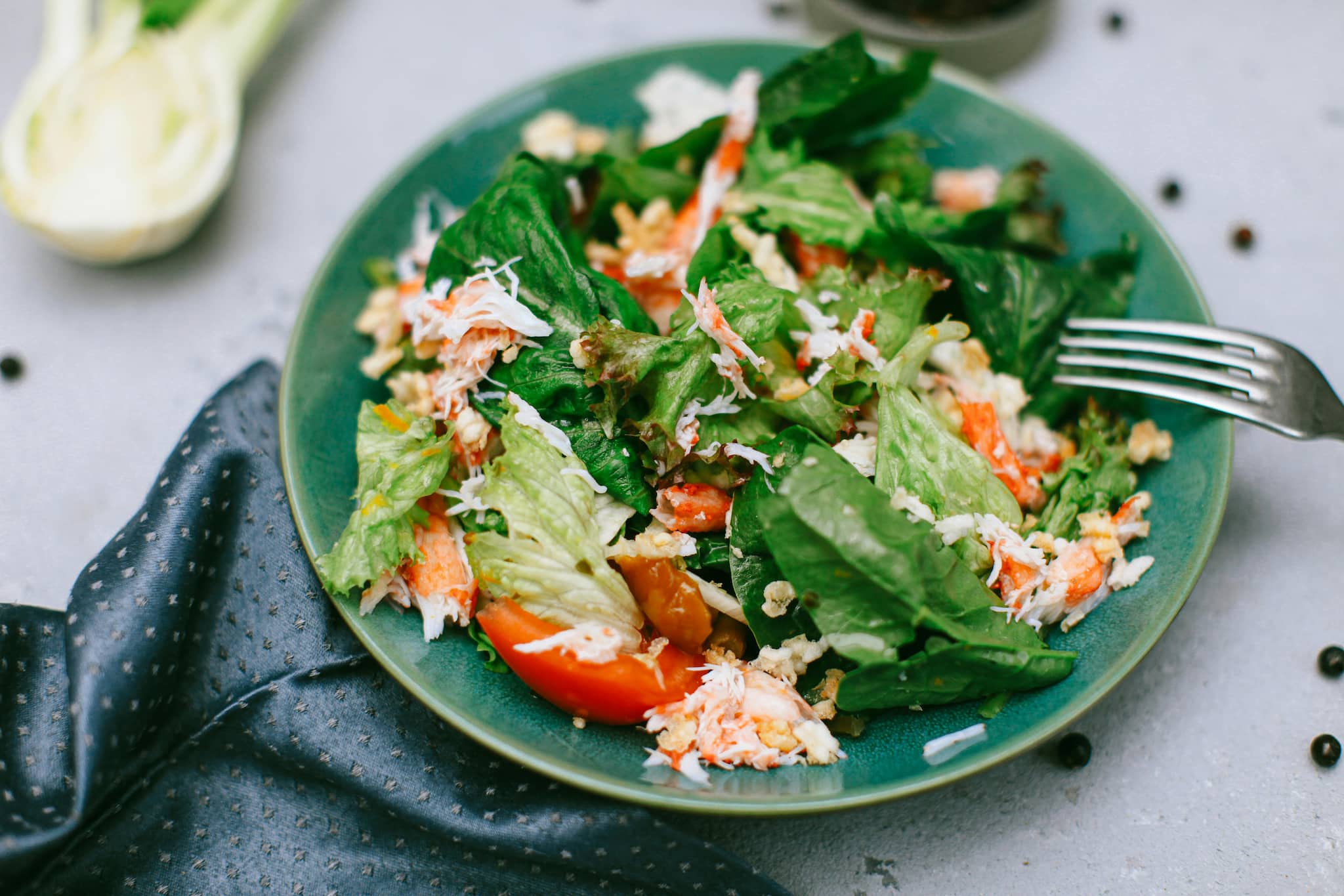 5 foods you should avoid in the winter season, from raw salads to fermented foods