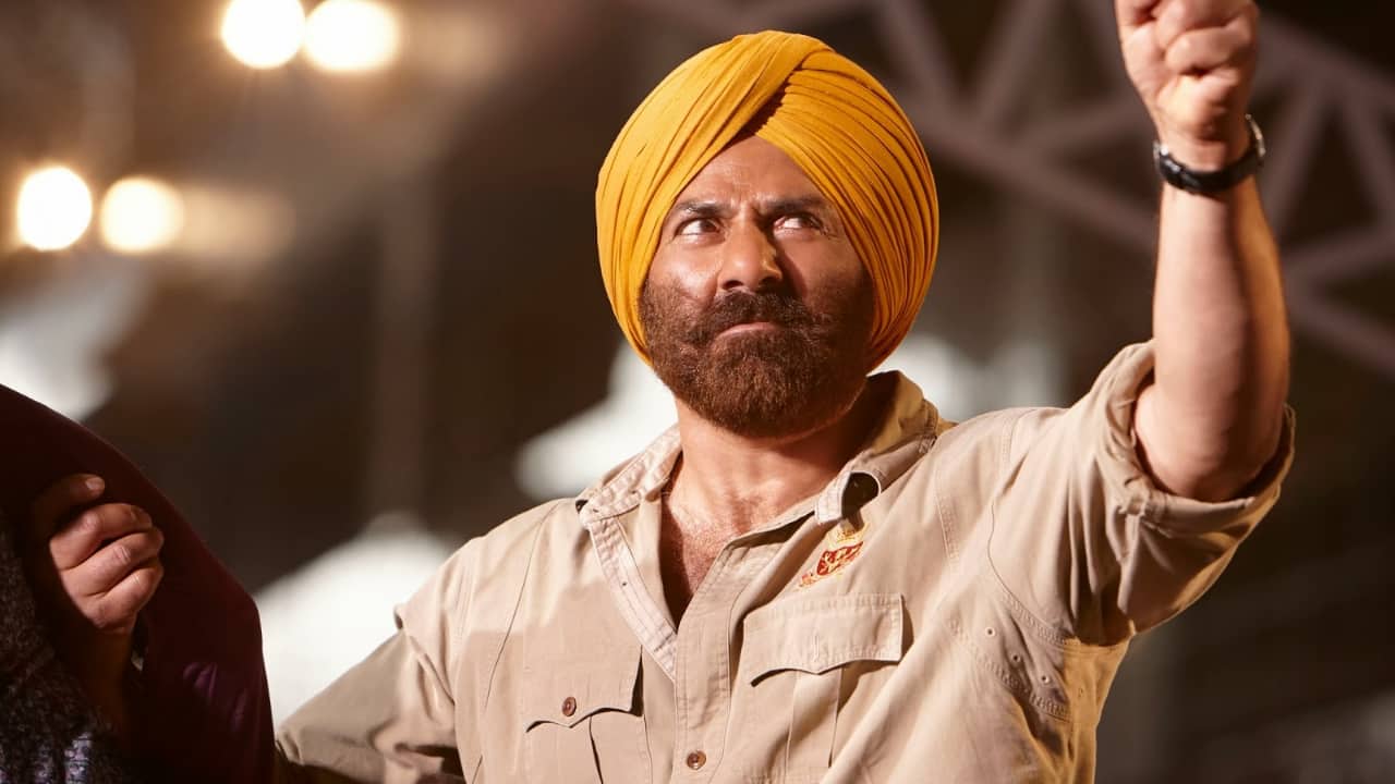 Heroes (2008) Heroes, a moving ode to dead troops, emphasised sacrifice off the battlefield. Sunny's presence gave the patriotic theme of the movie more emotional resonance.