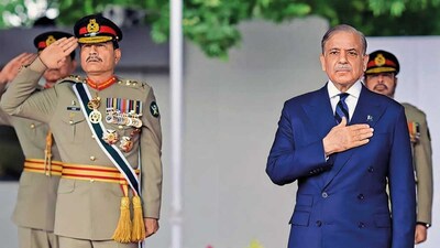 Pakistan's Sharif, Munir Pitch Nation to US, Azerbaijan Amid Economic Strain at Davos