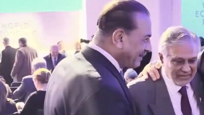 Asim Munir's Davos Video Sparks Bulletproof Vest Speculation, Online Ridicule