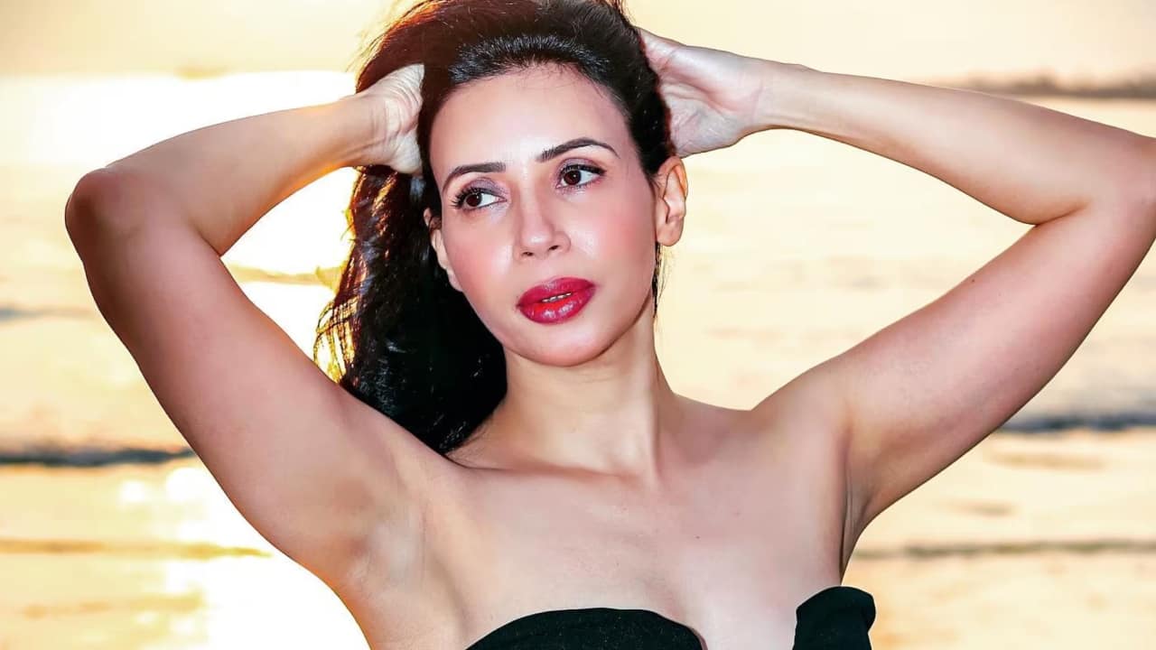 Rozlyn Khan hospitalised after Delhi trip, says some days I feel strong, some days I feel weak