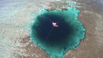 South China's Dragon Hole revealed its immense depth. (Image: Huanqiu)