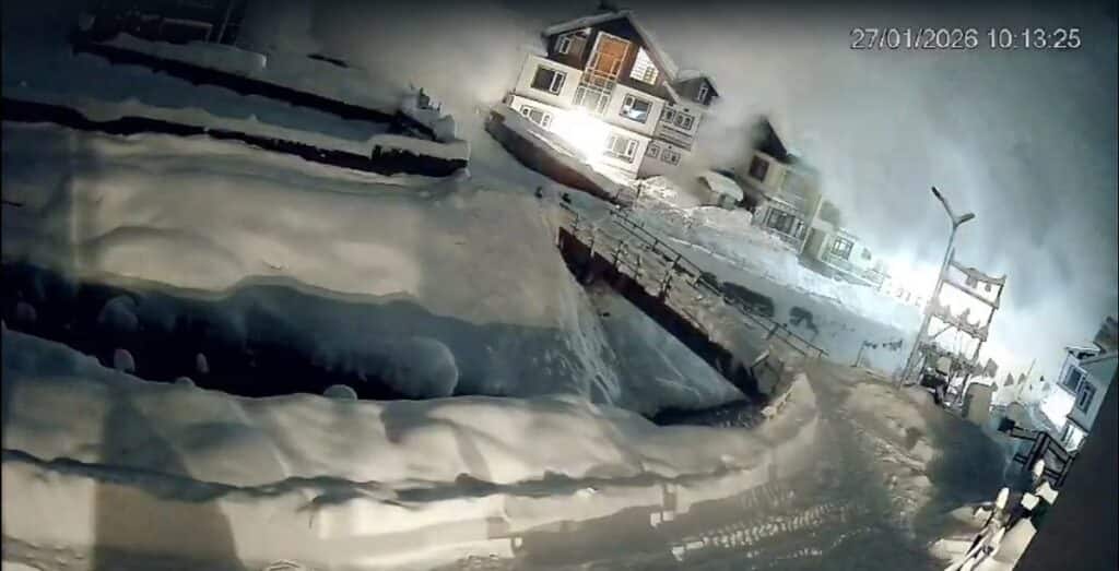 On cam: Massive avalanche hits J&K's Sonamarg; engulfs houses, tourist resort