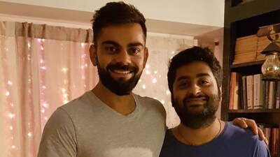As fans grapple with this sad revelation, an old tweet by former Indian cricket captain Virat Kohli has resurfaced, highlighting his admiration for the Tum Hi Ho singer.

