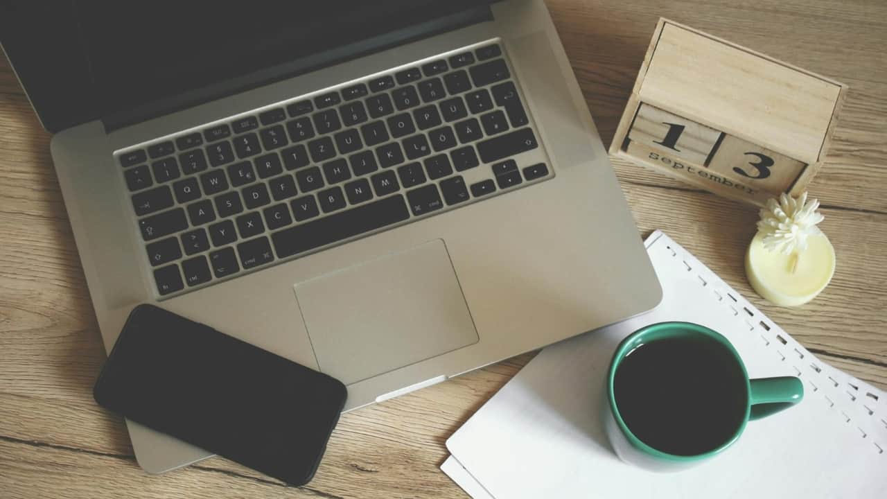 8 items on your work desk that boost productivity, improve concentration