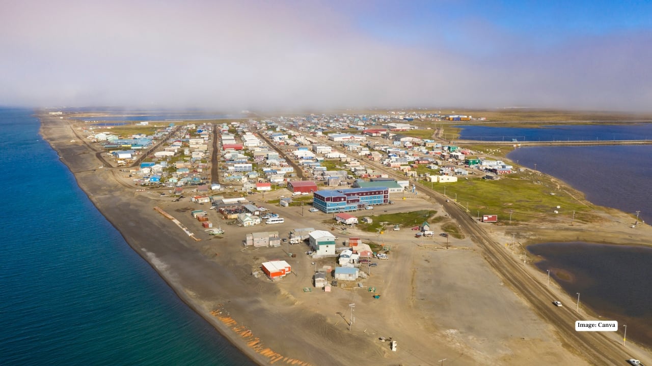 5. Utqiaġvik, Alaska The northernmost city in the United States, Utqiaġvik greets the sun in mid-May — and doesn’t see it set again until August. Summer feels endlessly open, with festivals, community gatherings, and Arctic Ocean views under constant light. From November to January, the city enters polar night. The landscape turns blue and silver under moonlight, creating a stark beauty that feels both isolating and deeply peaceful.