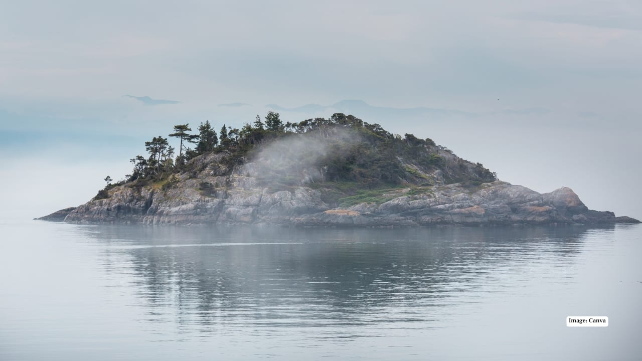 5. Canada – 52,455 islands Canada’s islands span three oceans—the Atlantic, Pacific and Arctic. Large landmasses such as Baffin Island sit alongside countless smaller, unnamed islands, many of them remote and uninhabited. In the far north, ice and extreme weather still limit detailed mapping, suggesting the total may yet evolve.